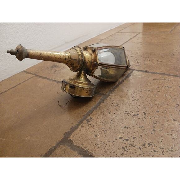 AGED BRASS Motion Outdoor Light Fixture Farmhouse Cottage Beachy Movie Set Prop - Picture 8 of 16